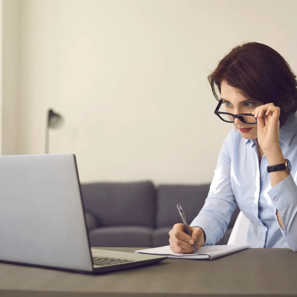 Cómo Eliminar Noticias Negativas en Colombia de Forma Legal y Efectiva